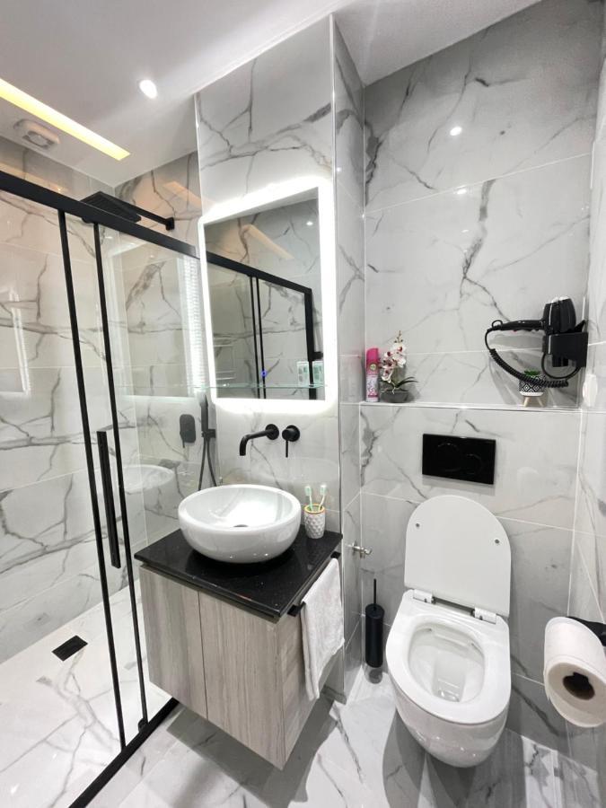 Zeos Finest Jacuzzi Suite Афины Экстерьер фото