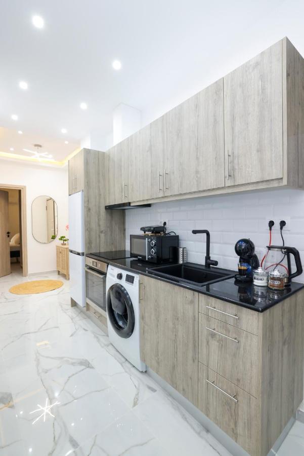 Zeos Finest Jacuzzi Suite Афины Экстерьер фото